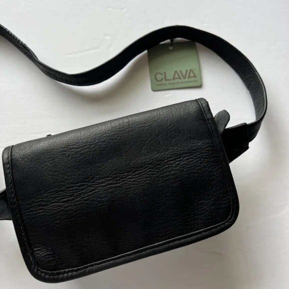 CLAVA LEATHER WALLET WAIST PACK - Summer Travel? Keep it all Together. - Picture 7 of 9